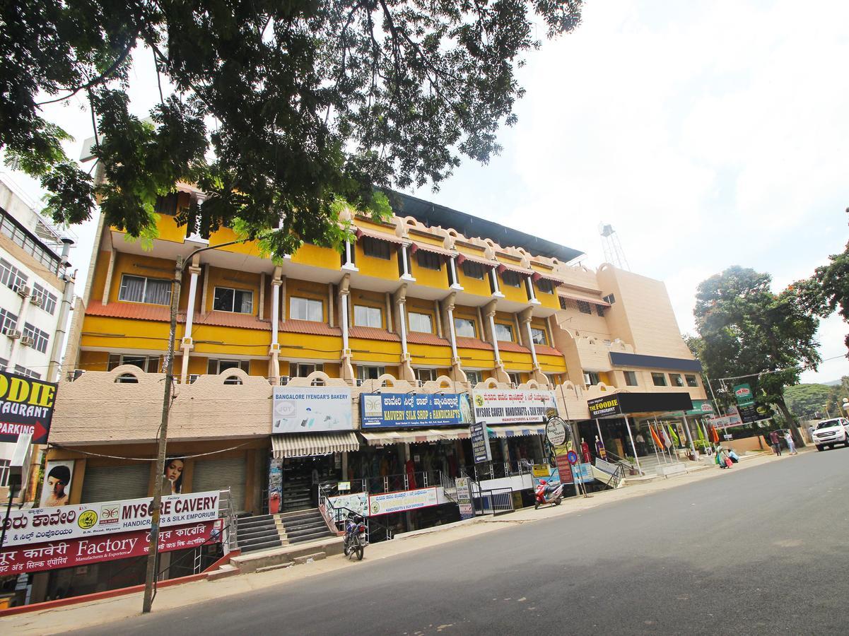Hotel Mb International Palace Side Mysore Exteriör bild
