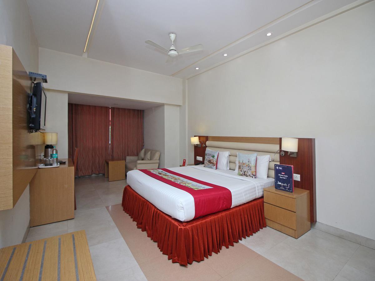 Hotel Mb International Palace Side Mysore Exteriör bild